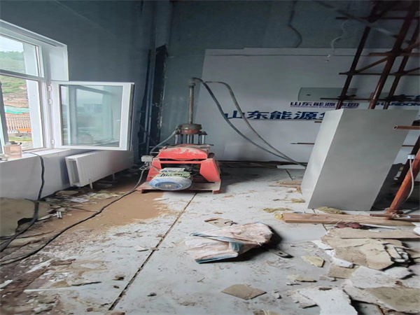 银海地基基础下沉墙体裂缝加固注浆顶升施工