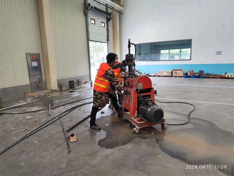 银海厂房地面下沉塌陷注浆加固施工